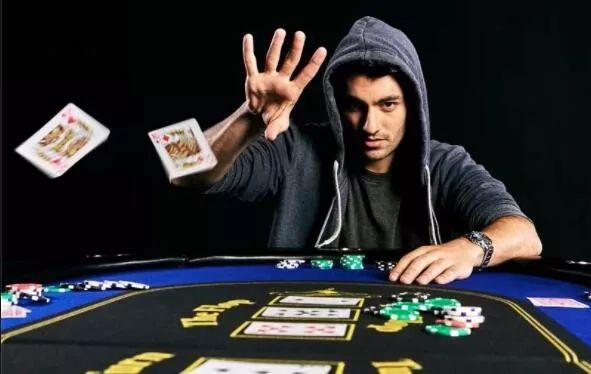 起手牌 位置 策略——德州扑克盈利的基石